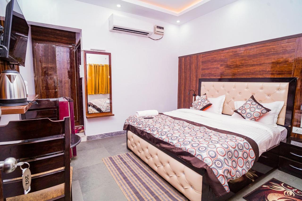 Hotel Golden Residency Nueva Delhi Exterior foto